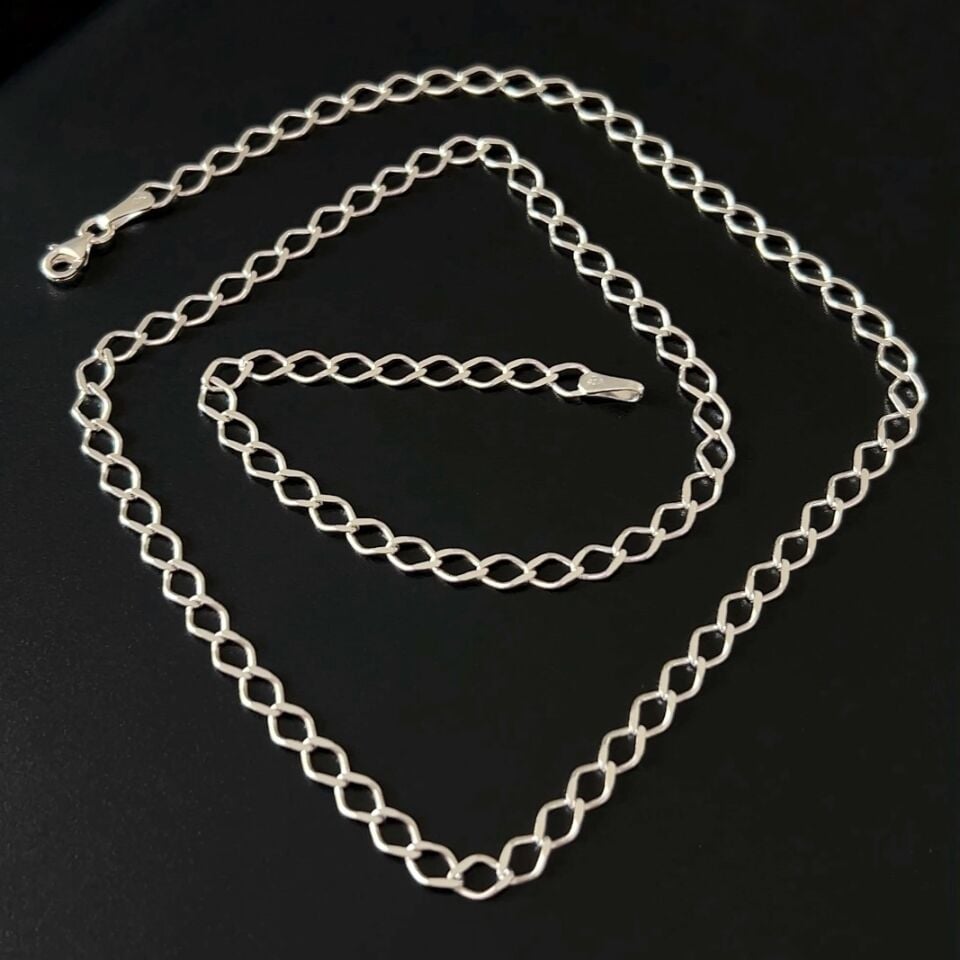 925 Ayar Gümüş Baklava Model Zincir Kolye