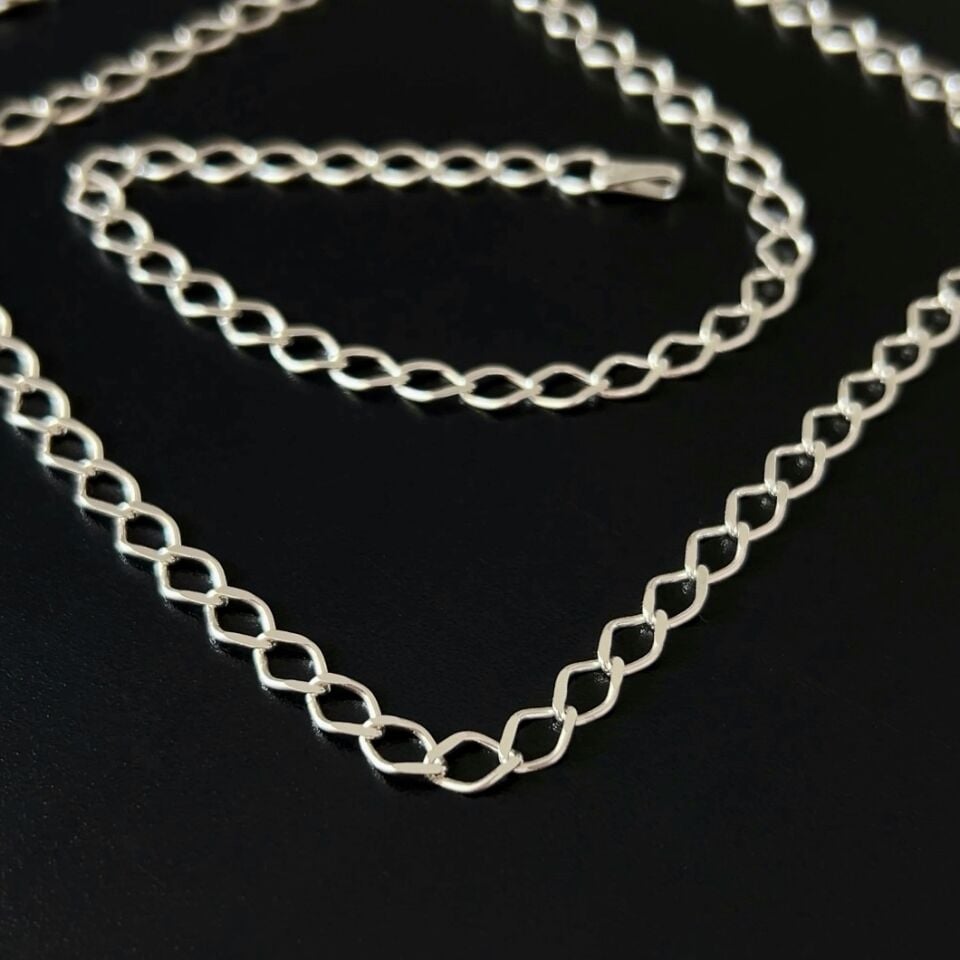 925 Ayar Gümüş Baklava Model Zincir Kolye