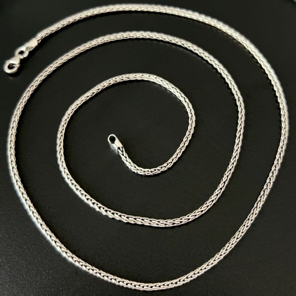 925 Ayar Gümüş Sık Dokulu Örgü Zincir Kolye